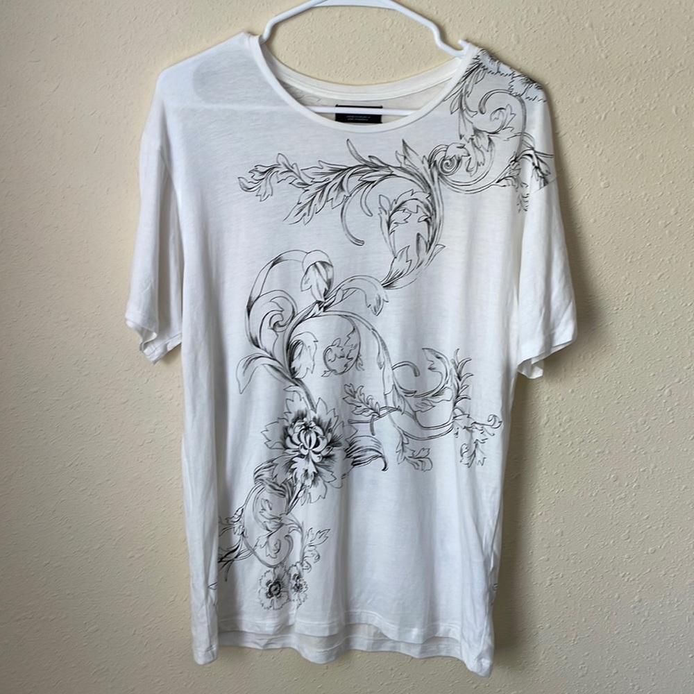 ZARA Men’s Stylish White Design T-Shirt (Medium)